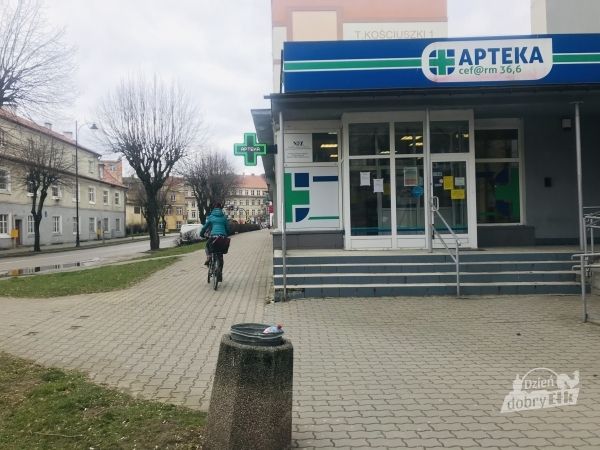 Wraca planowe leczenie pacjentów w szpitalu i poradniach specjalistycznych