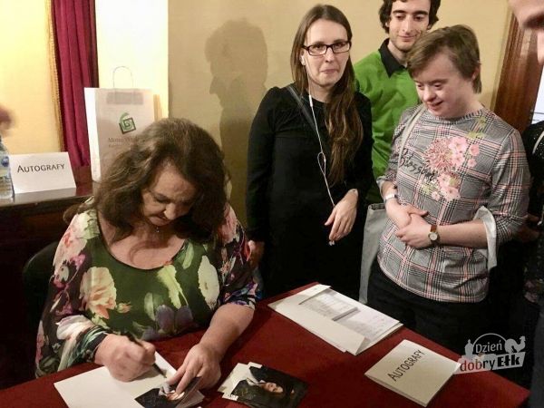 Ełczanie z niepełnosprawnościami odebrali nagrodę z rąk Anny Dymnej
