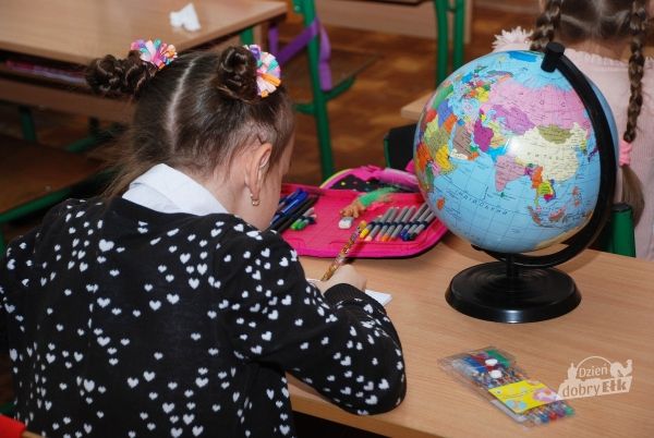 Pytania i odpowiedzi w związku z powrotem uczniów do szkół i placówek
