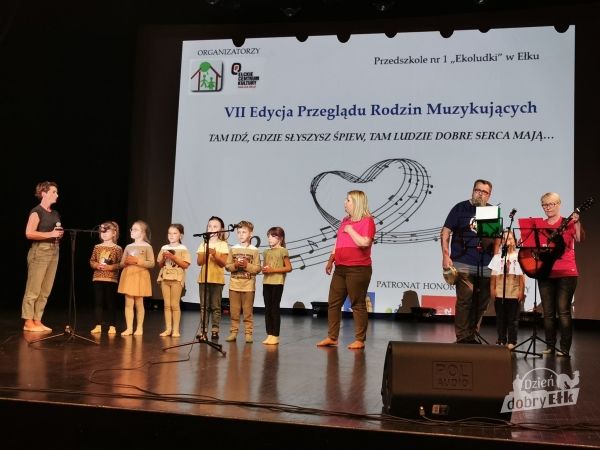 &quot;Gdzie słyszysz śpiew, tam idź - tam dobre serca mają&quot; - VII edycja „Przeglądu Rodzin Muzykujących”