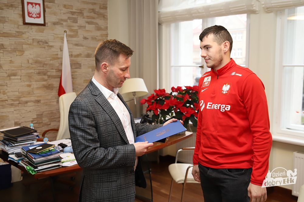 2b2f76356afc1102e15ca3e20cbec2ba