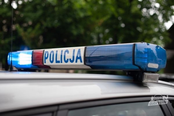 Policjanci pomogli w dotarciu do szpitala i pilotowali samochód z rodzącą kobietą