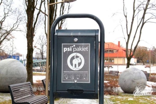 Sprzątaj po swoim psie. Nie zabieraj wszystkich woreczk&oacute;w !