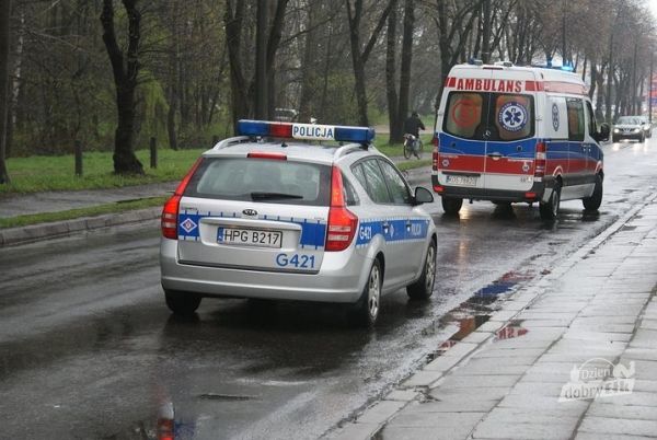 Symulując złe samopoczucie wezwał służby ratunkowe