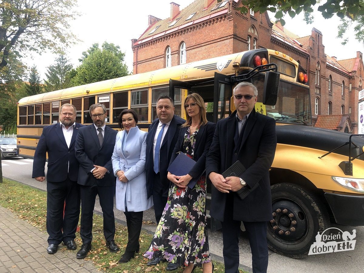 IMG 3555schoolbus